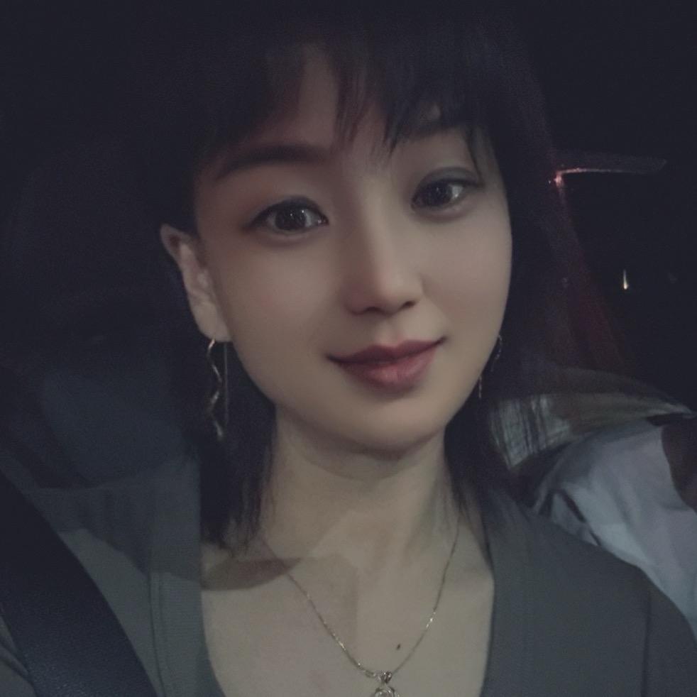 ᭄ℳღ一棯ジ薀渘ღ᭄ （月下独舞）