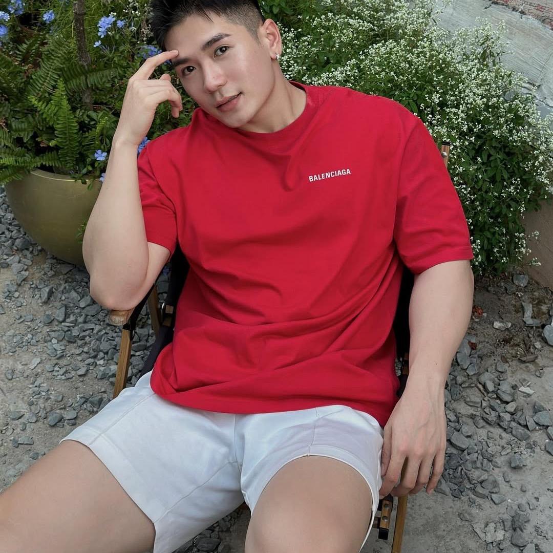 人间难得此少年