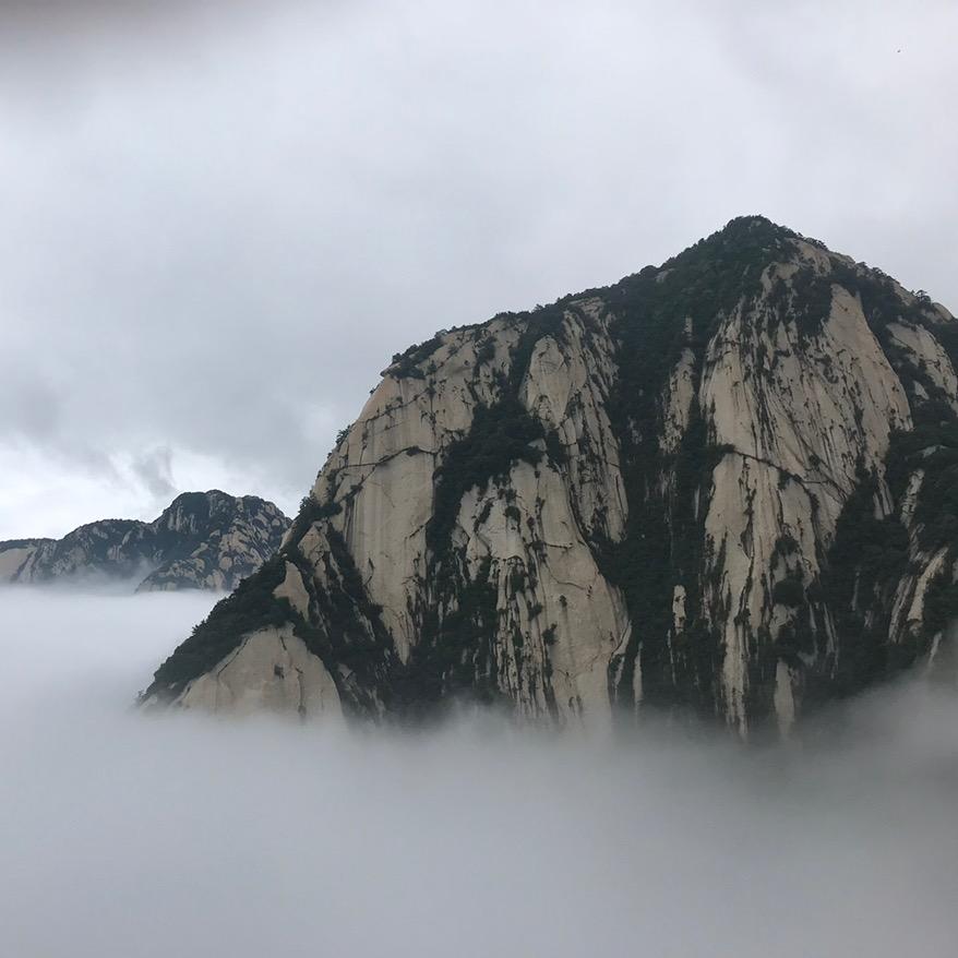 孤影寒江