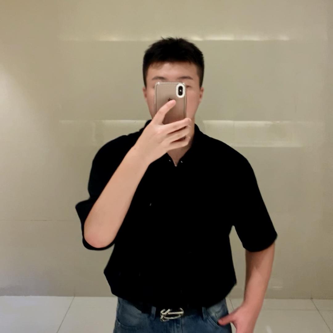 鹏鹏吃个半饱