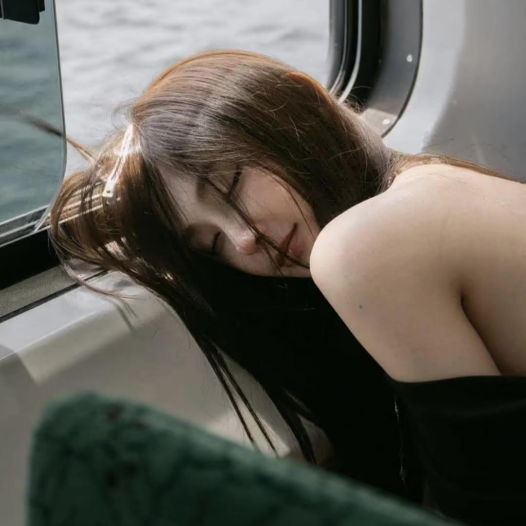 泡芙小美.^