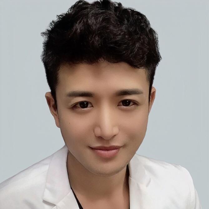 李宾玩音响