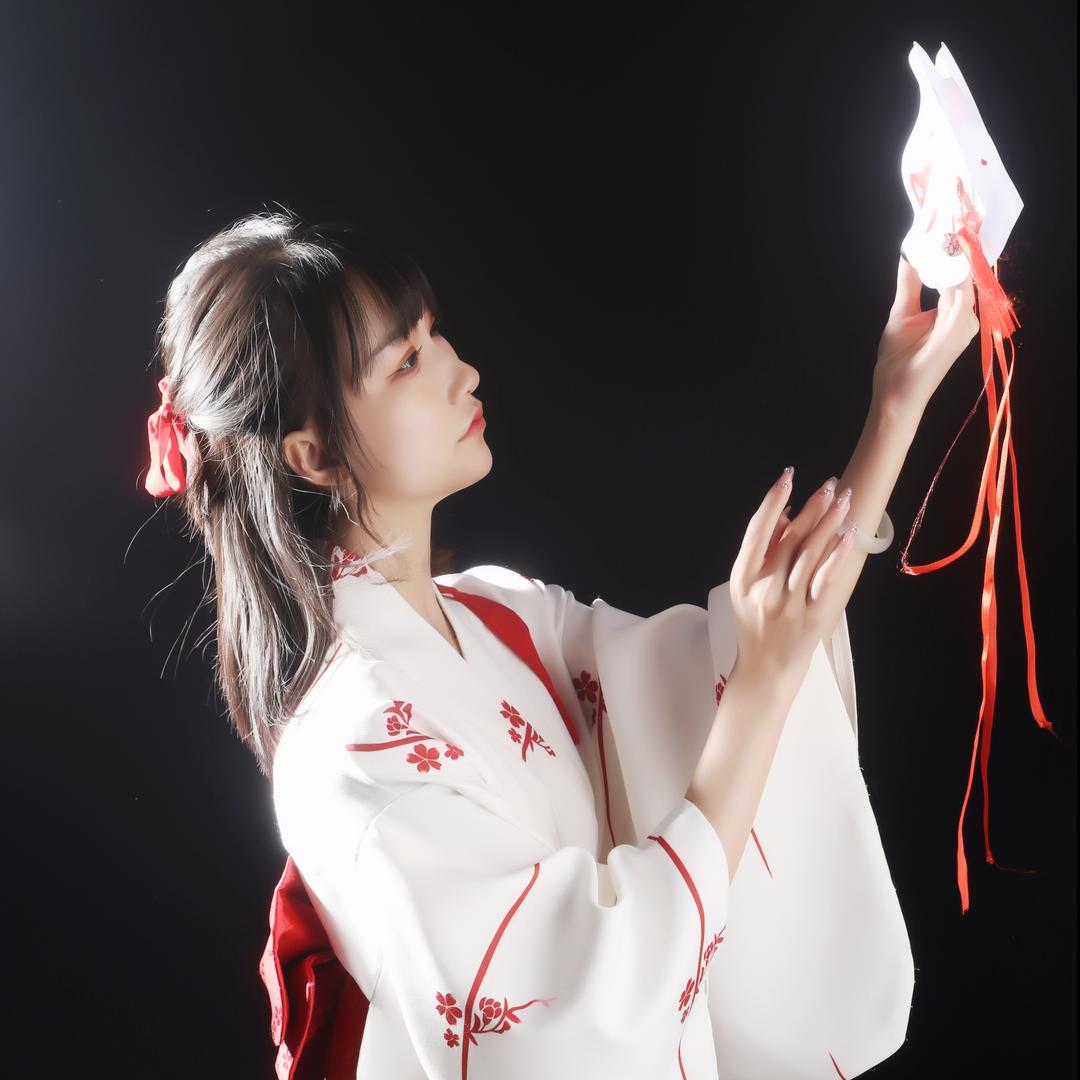月半薇薇子.