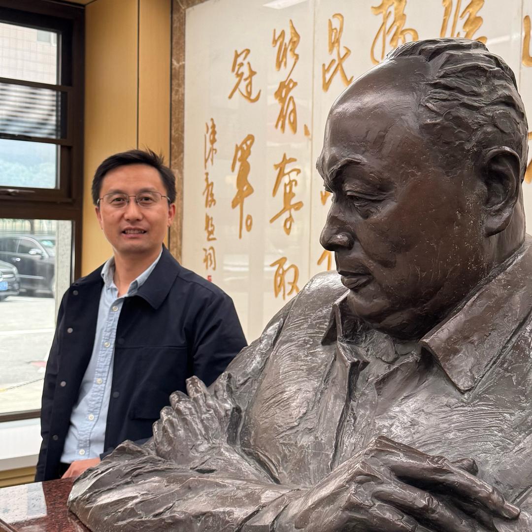 阿尔法蛋围棋机器人 宝刘兄弟