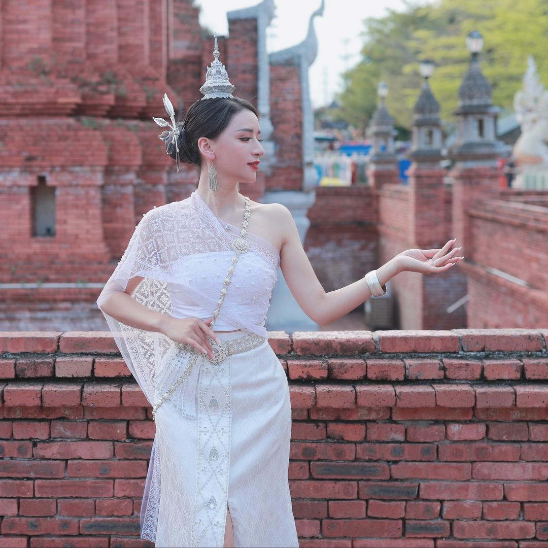 卖衣服的柞水姑娘