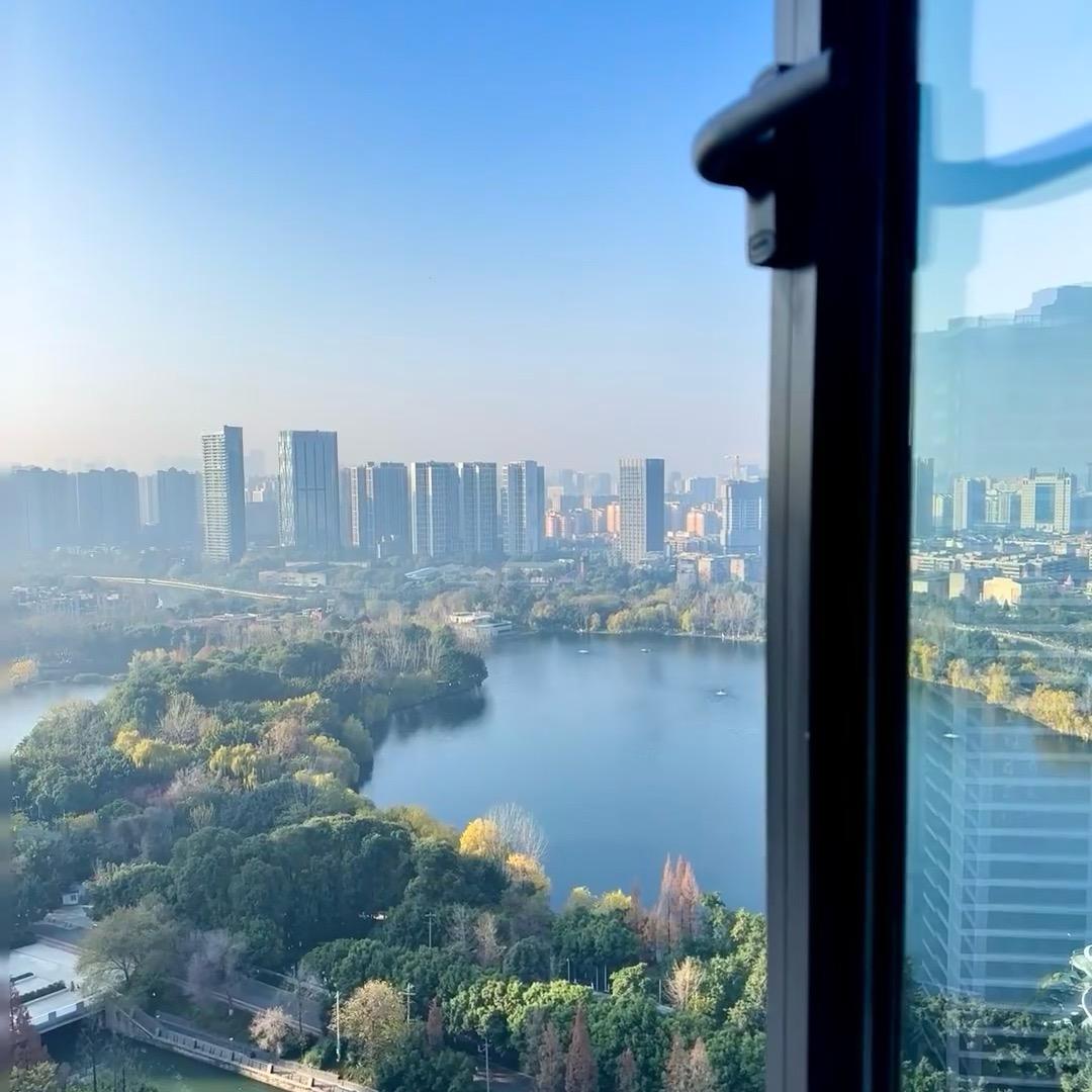 用户14104779630