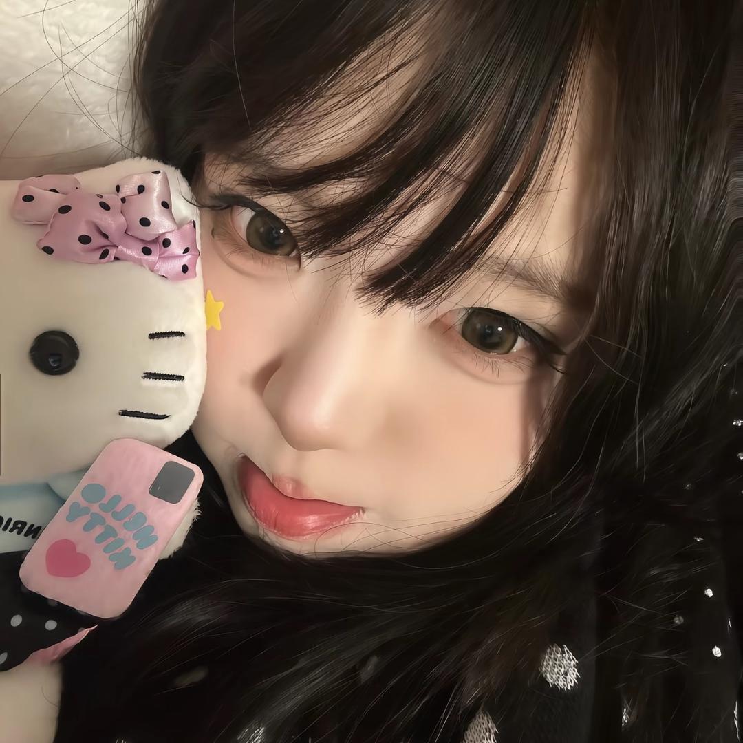 小瑜.