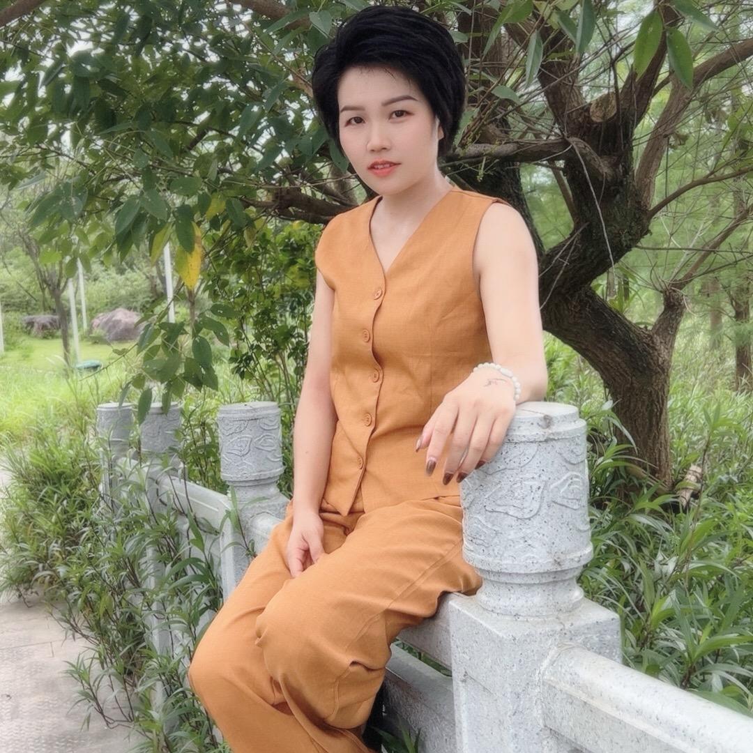 爱笑的女孩