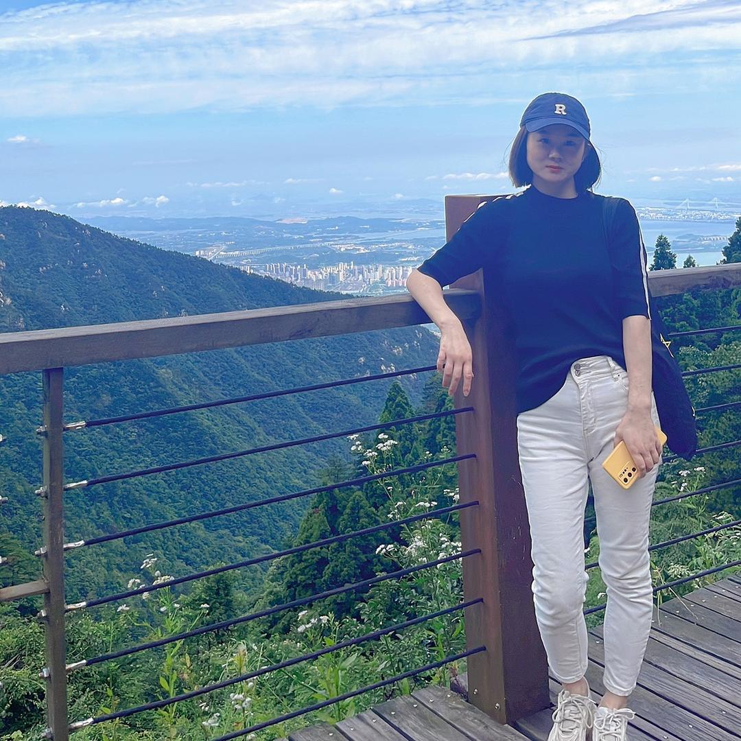 卖快餐的小嫂子