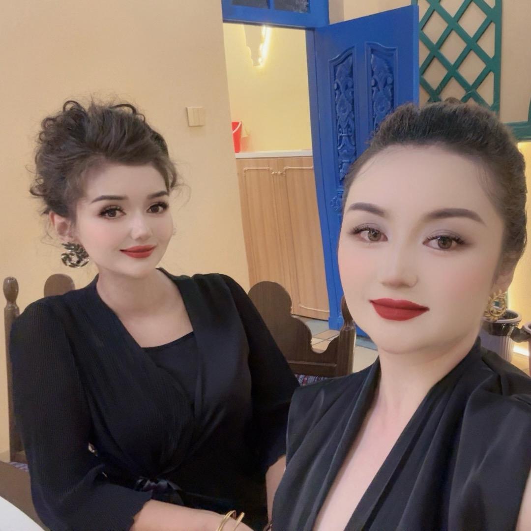 和静县热孜燕木服装店