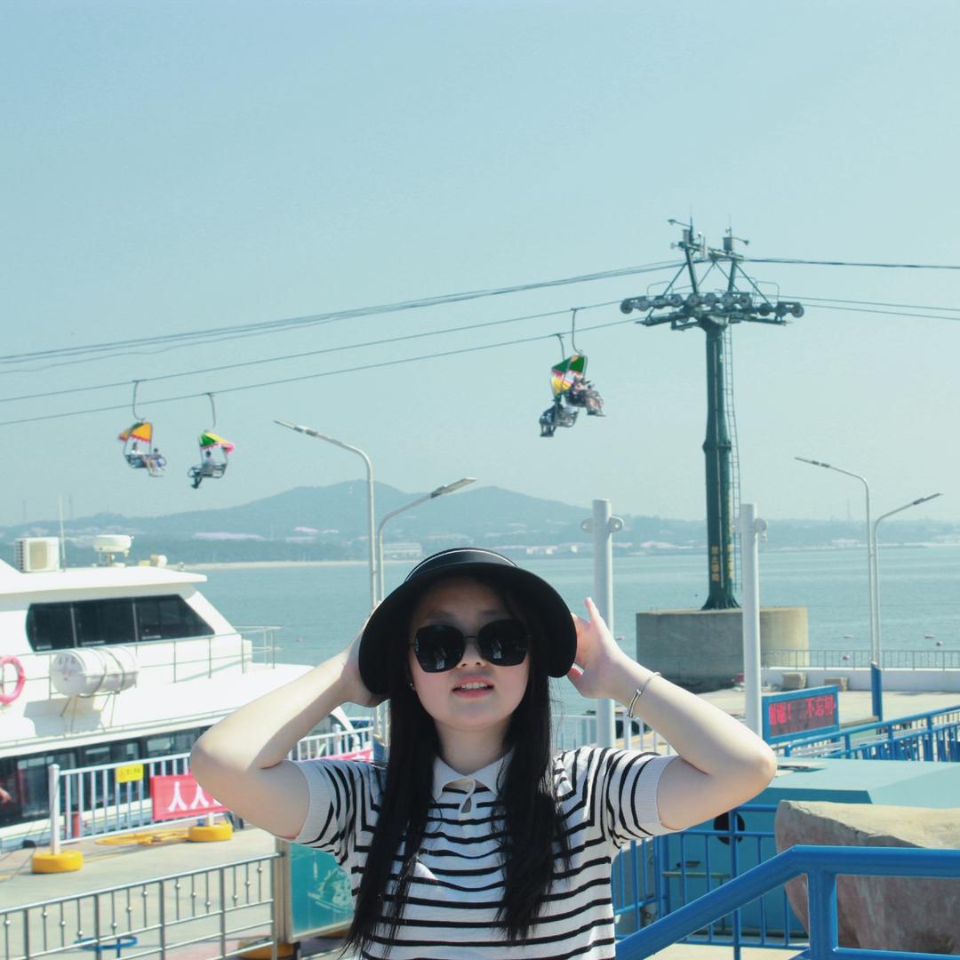 吃冰激凌的雪糕