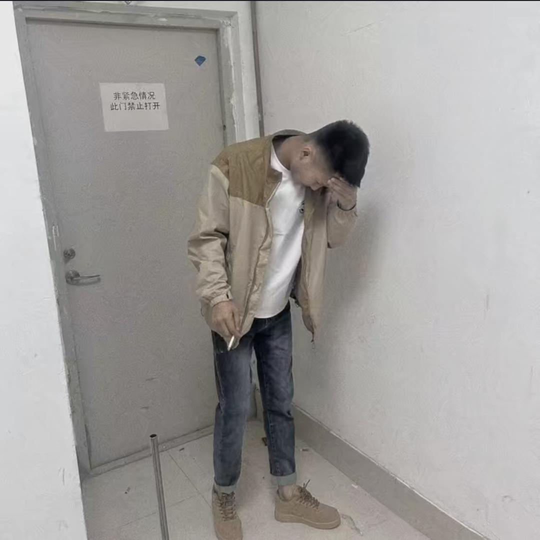 搞笑男⌚️