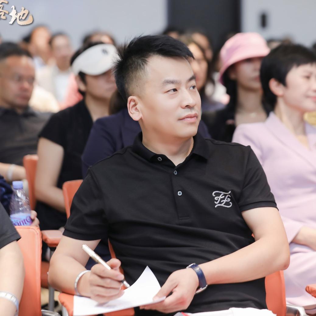 朗资一线品牌女装
