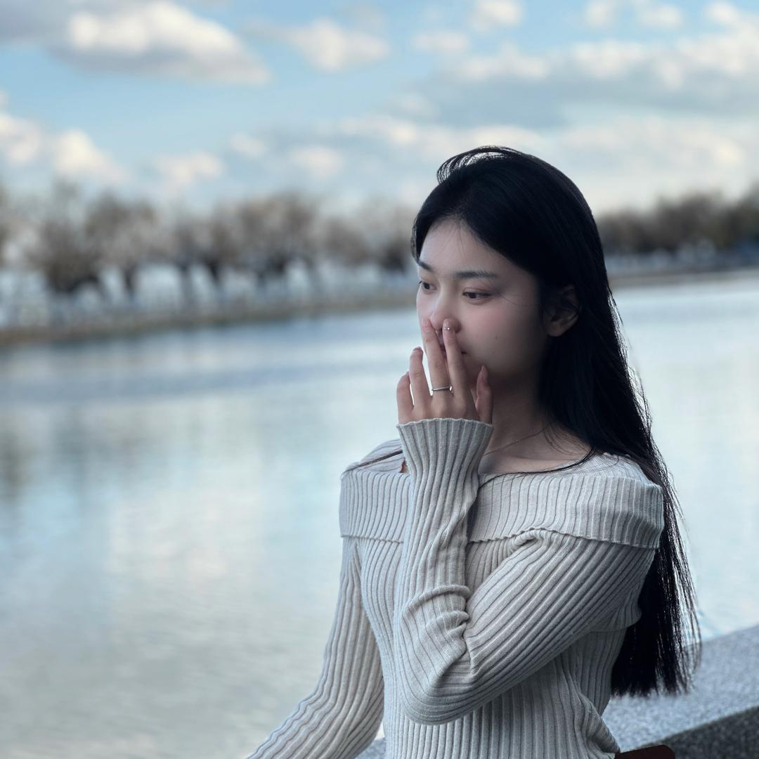 化妆师小小红