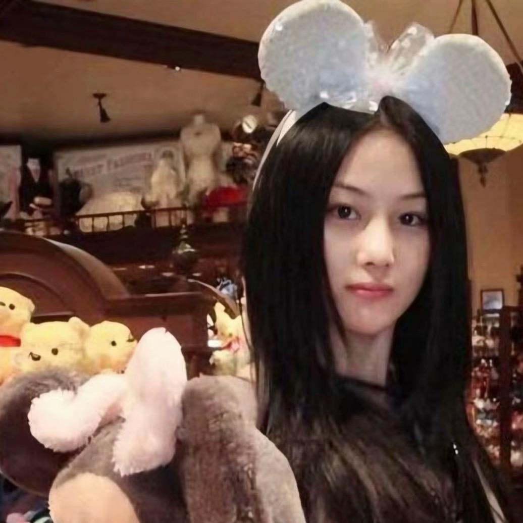 无糖丝绒拿拿铁☕️