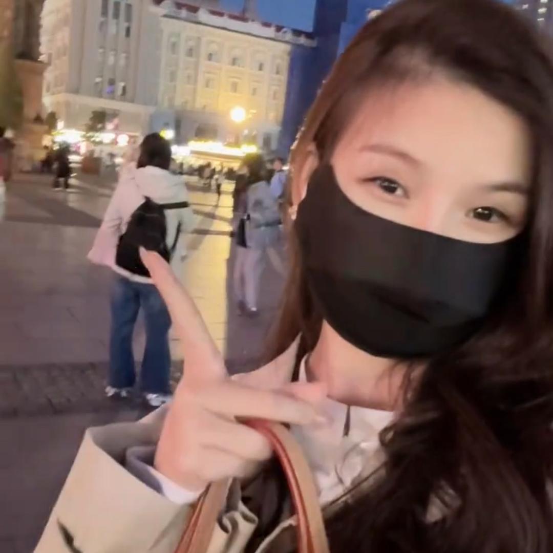 深圳金奢行-戚小姐