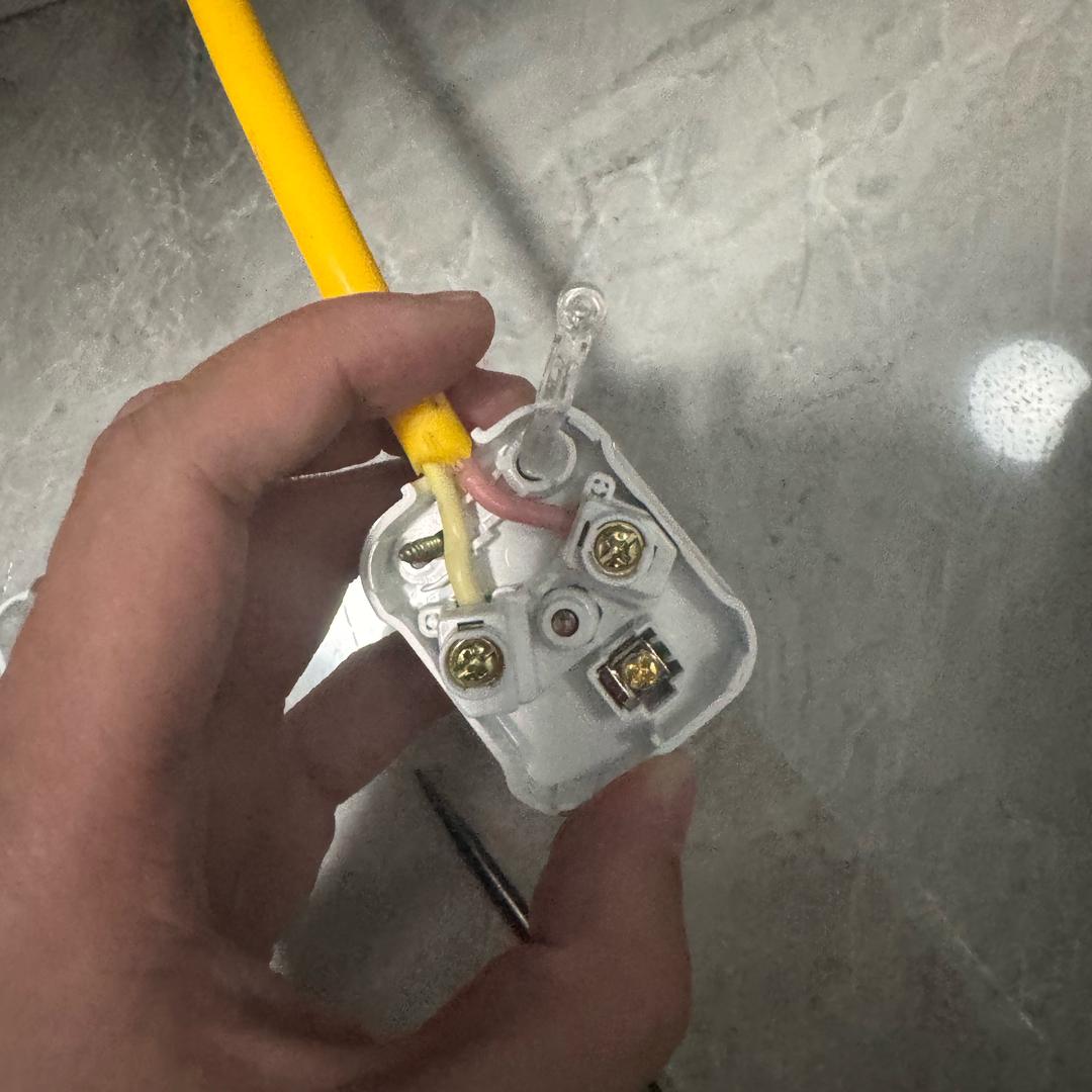 七七