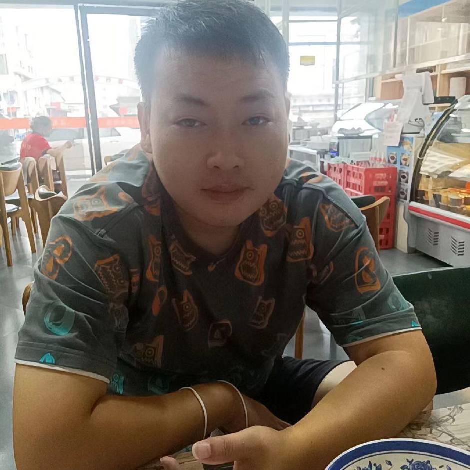 安静的梁闹闹