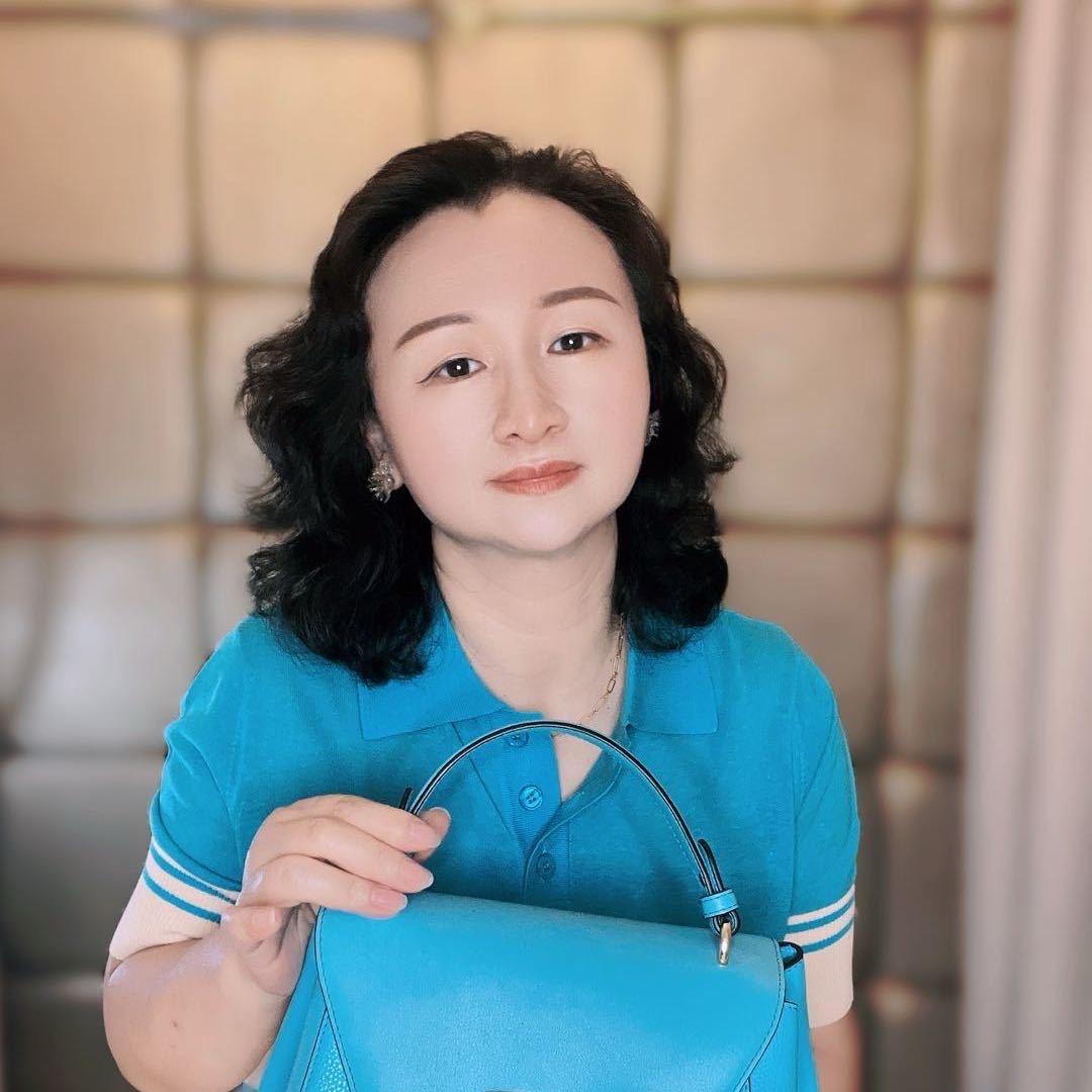 VCORA外贸服饰工厂店9:42开播