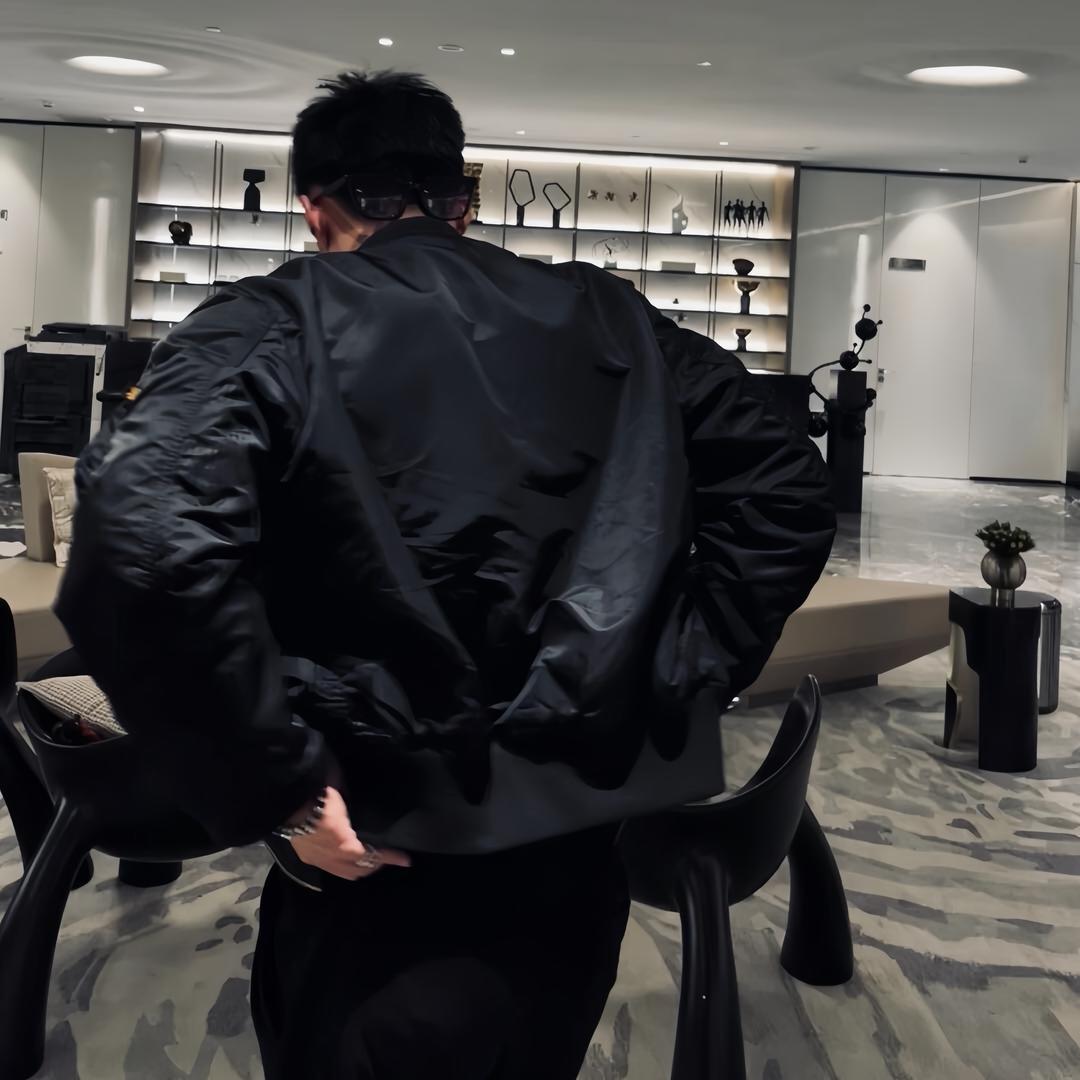 洋洋子.