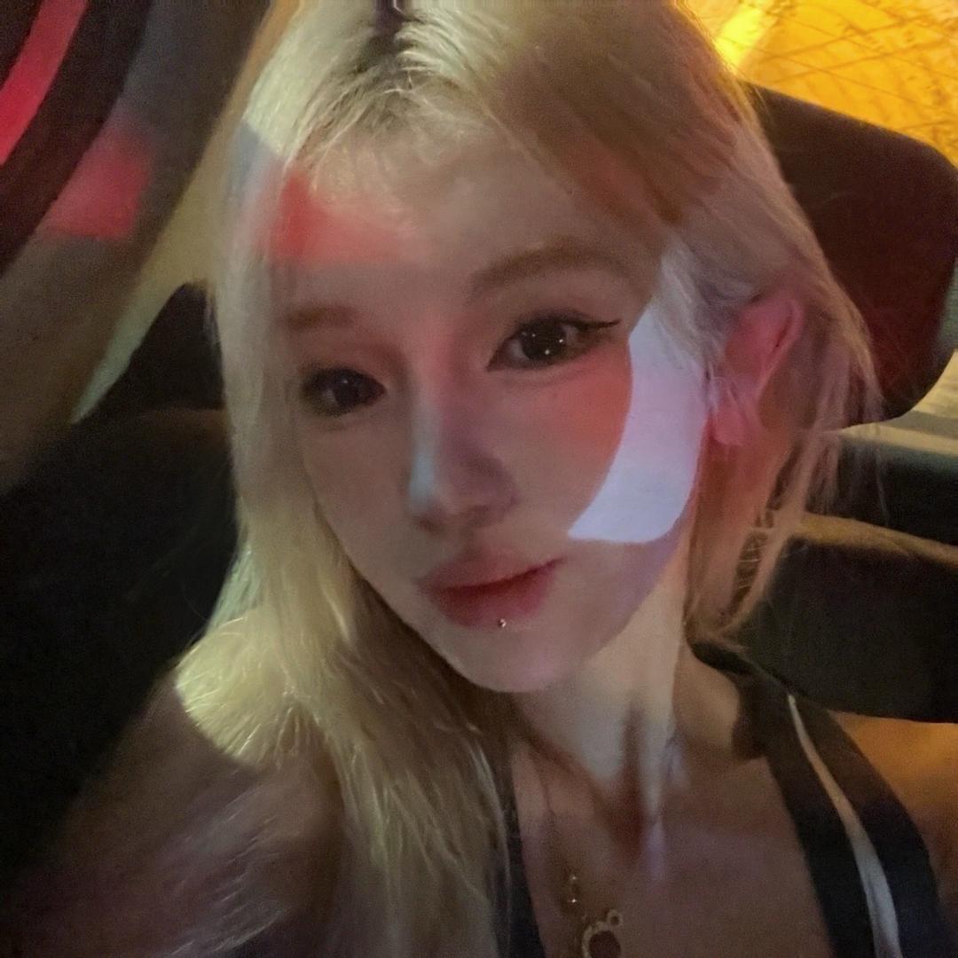 MOXINXIN（辣妹穿搭）