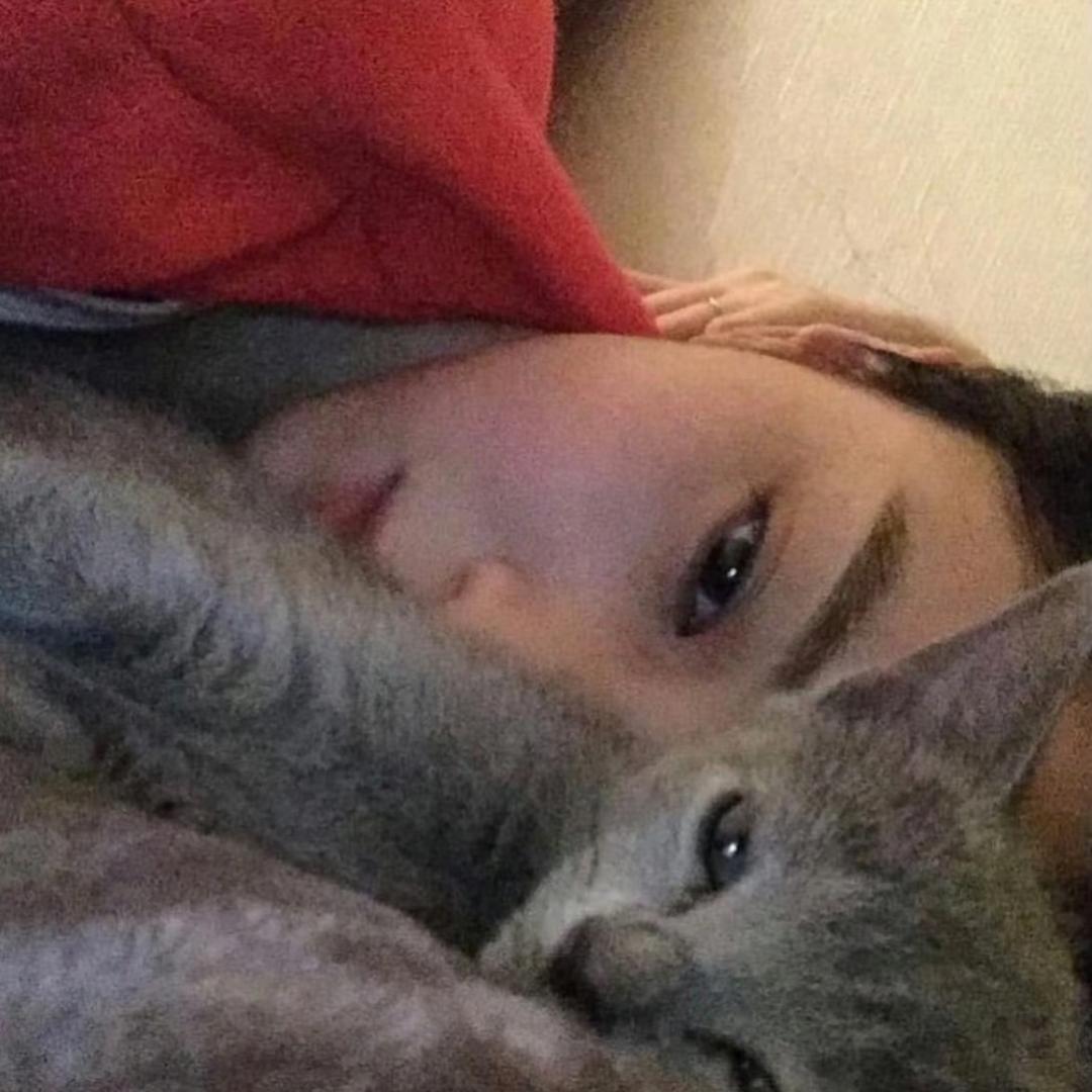 卖萌惨遭姐姐亲