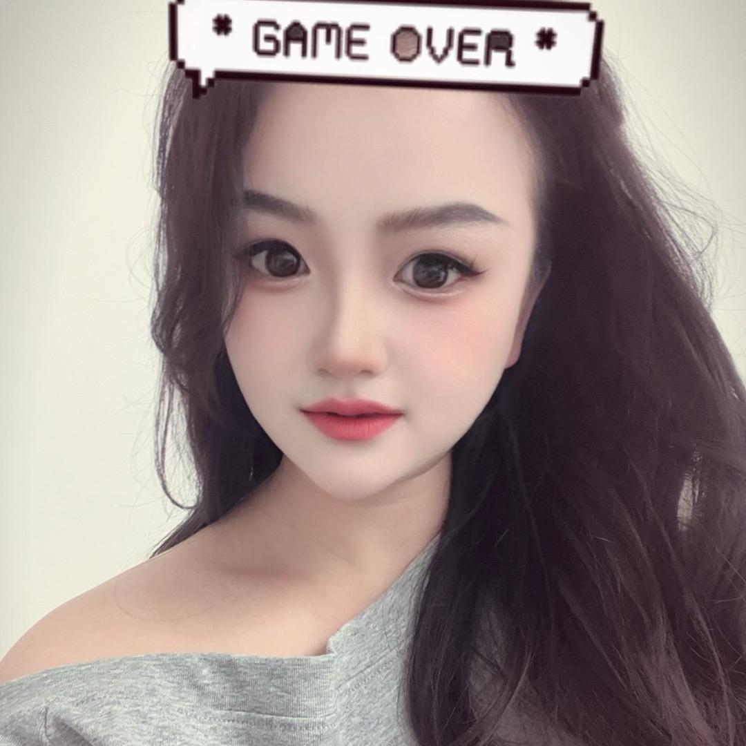 、依依👗小嘉人