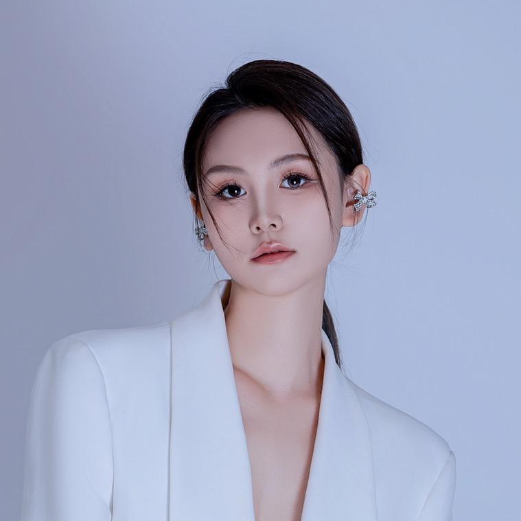 星模秀场陆老师