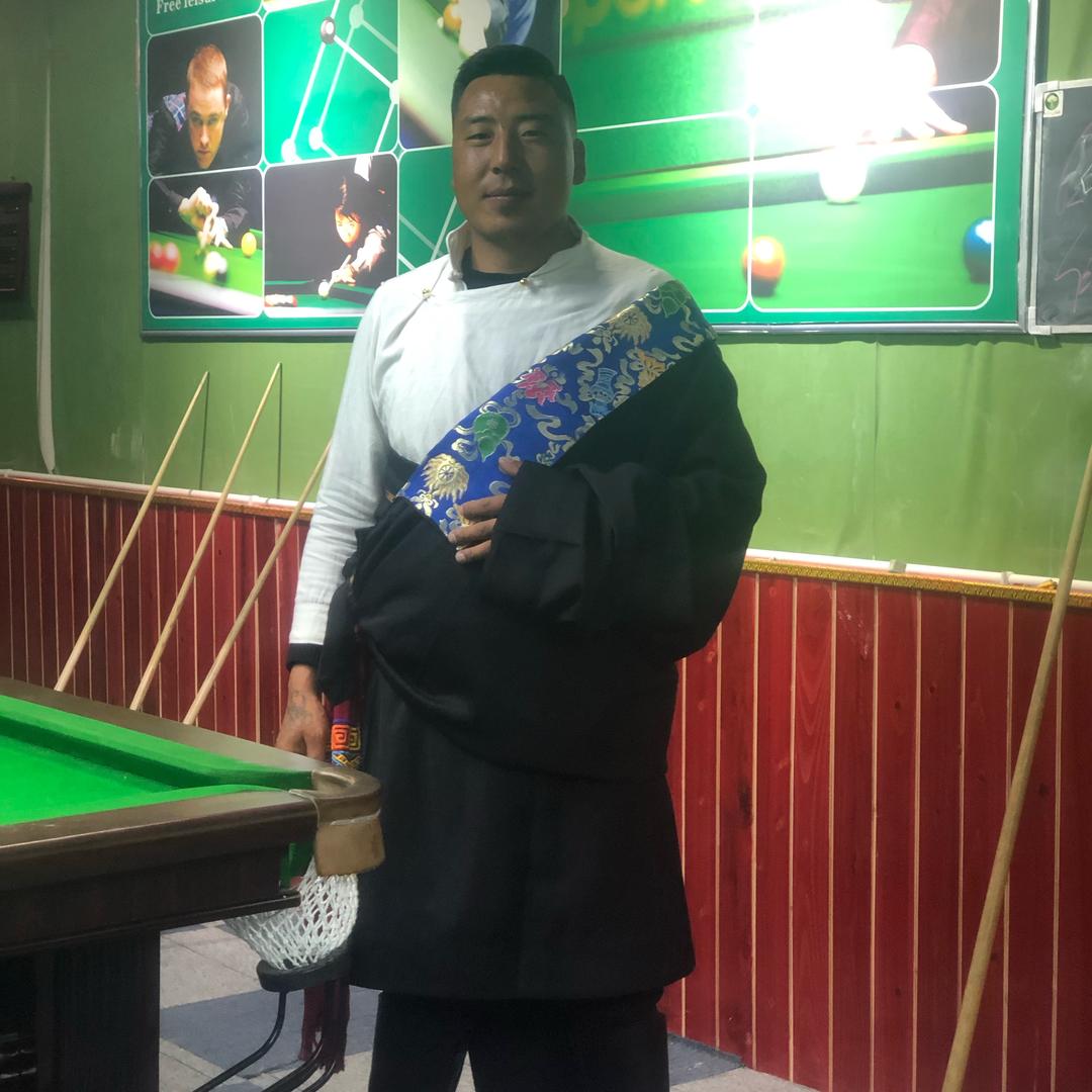 暗中保护你的黑娃