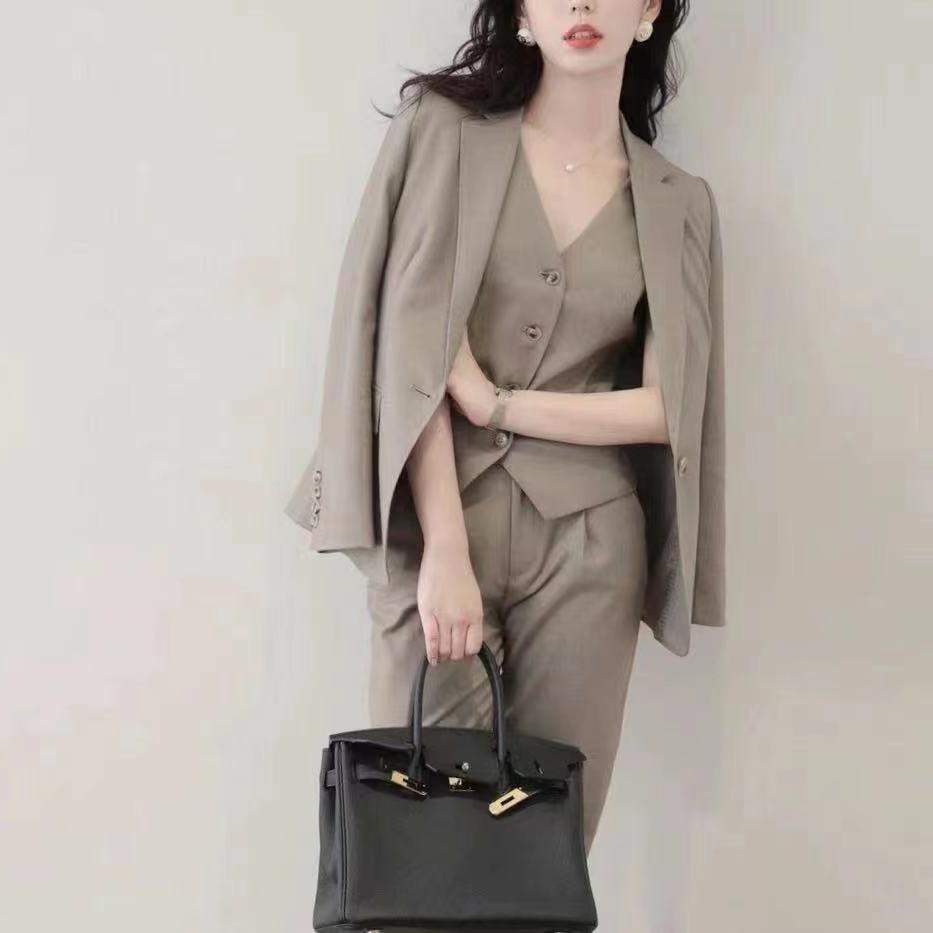玛洛薇洛凯女装专卖店