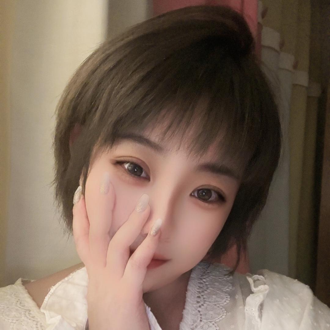 女发型师迎馨