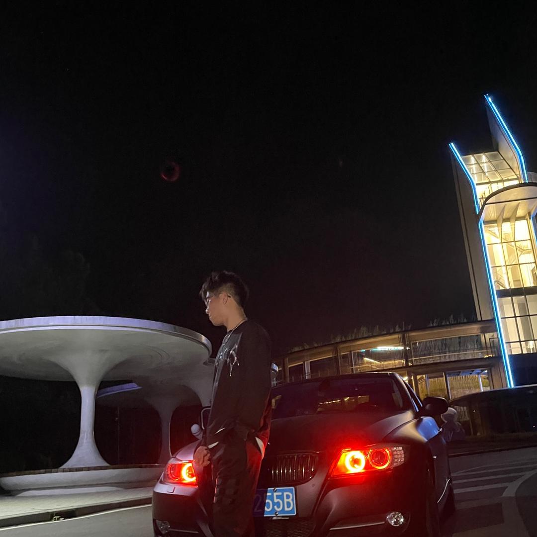 御阁酒楼的蓝平头像