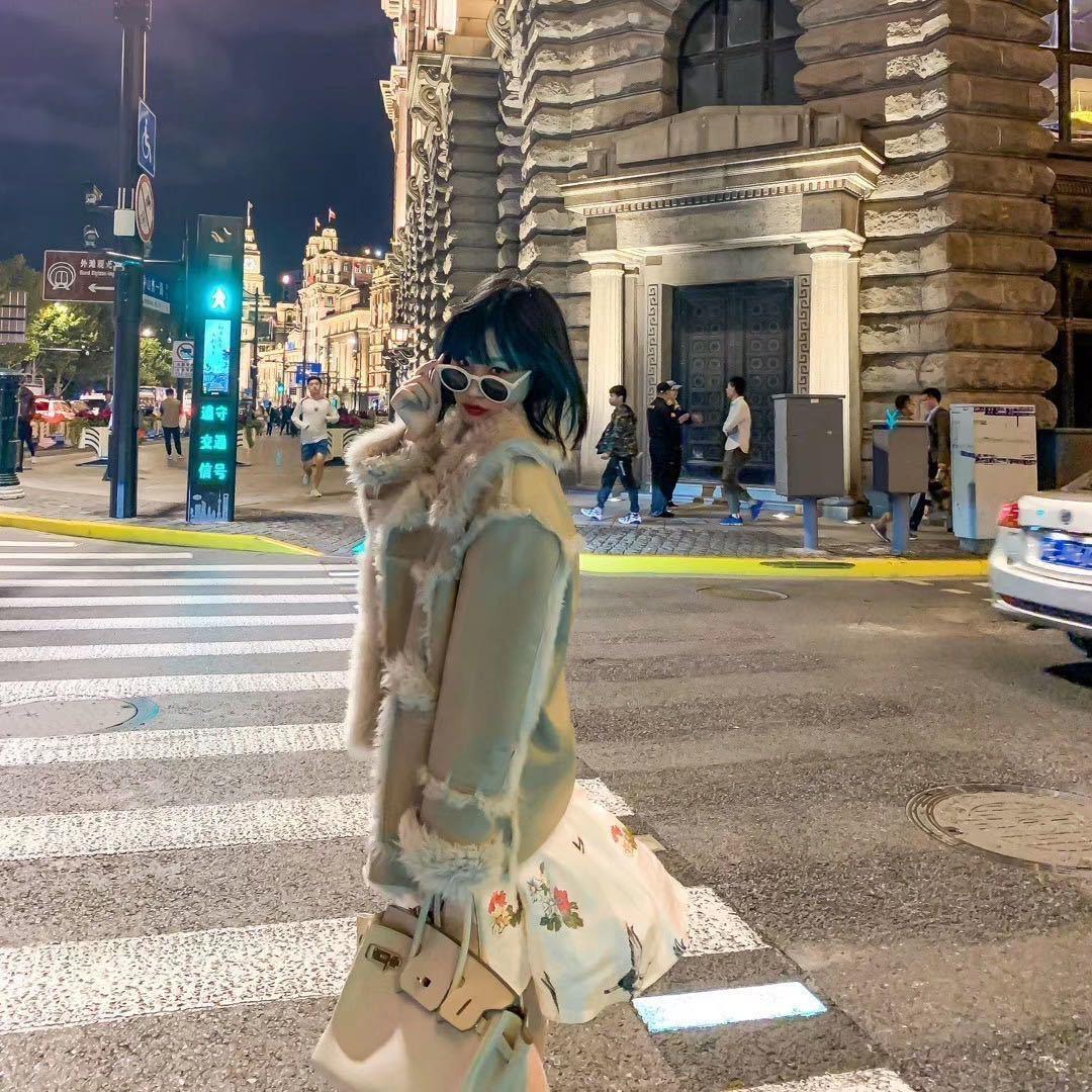 hally小姐在试香
