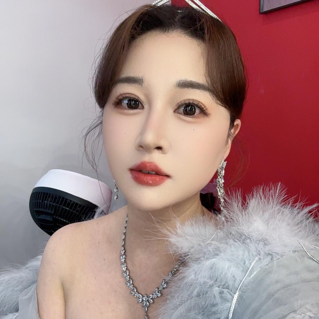 👧兔牙小姐姐