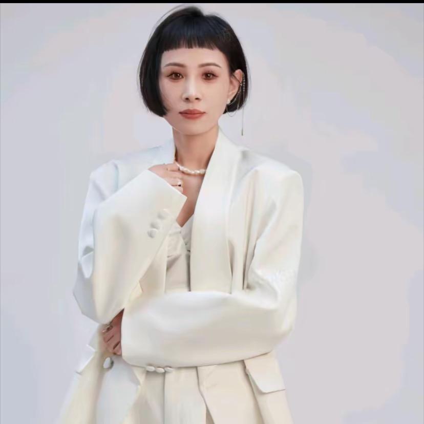 辣椒Toto（高级感穿搭）