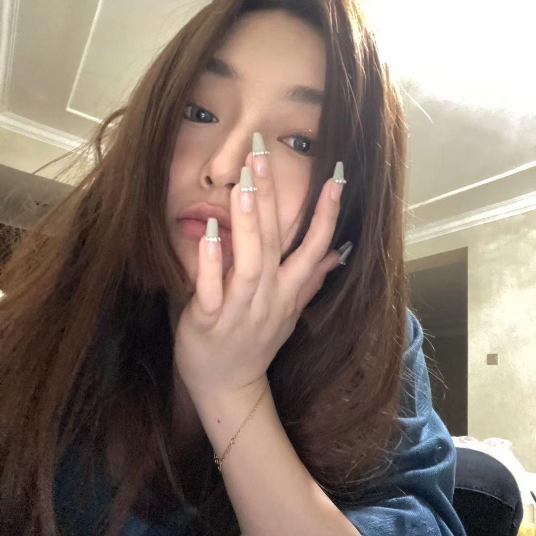 刘岳大美女！