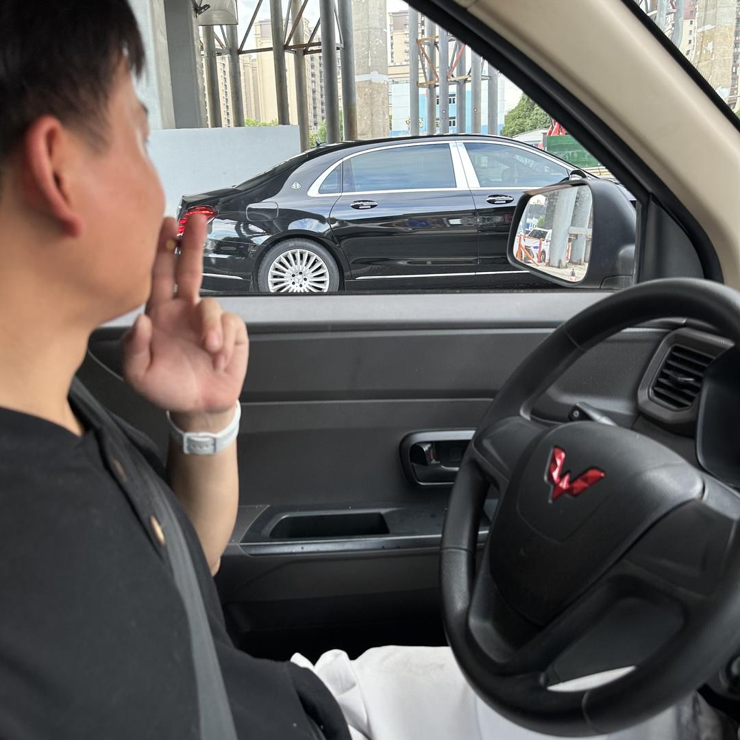 小雄弟  众浩汽贸