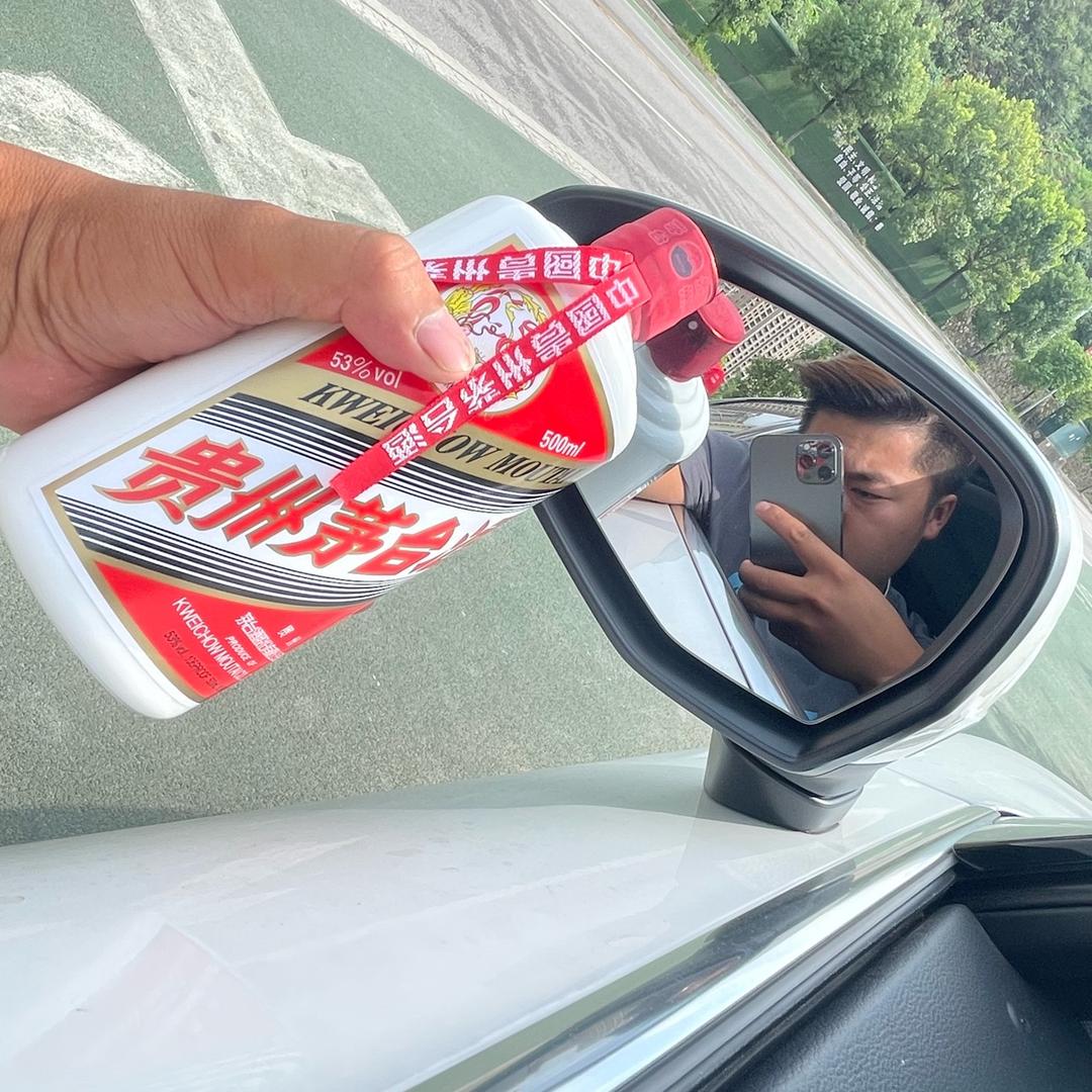 铭奢汇 茅台老酒 白银 黄金回收 吴寿海