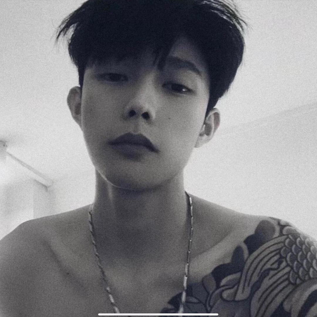 ￴￴￴ ￴￴   ￴ ￴ ￴