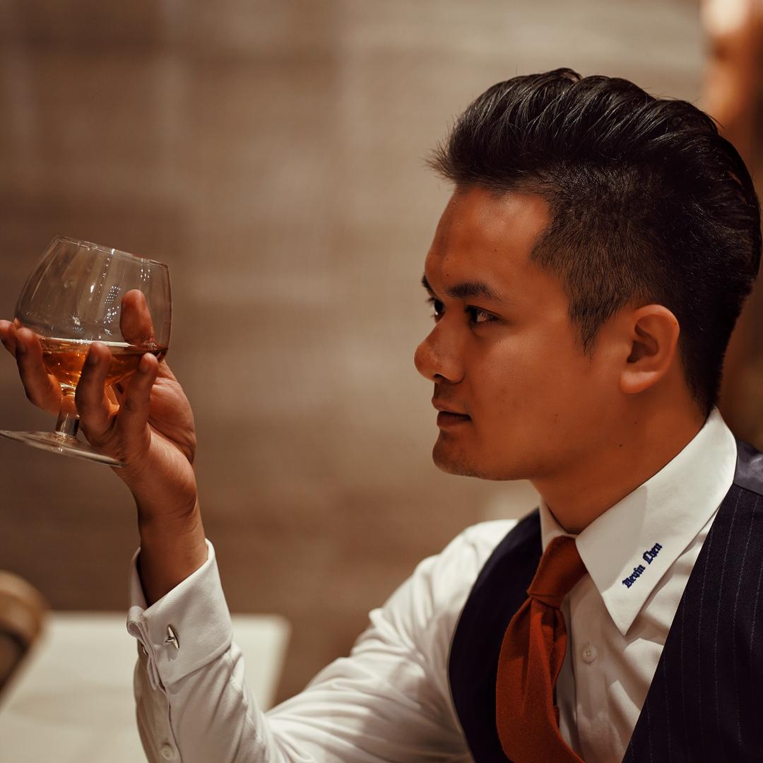 爱穿西服的Kevin