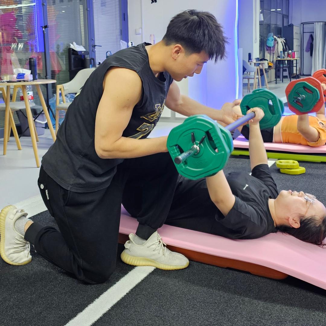 平凉刘教燃脂训练营