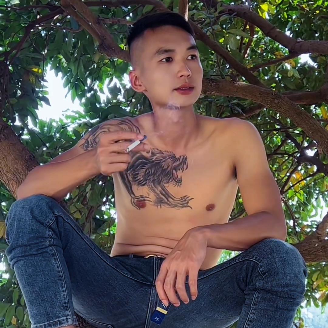 “ 靓 坤  🫥