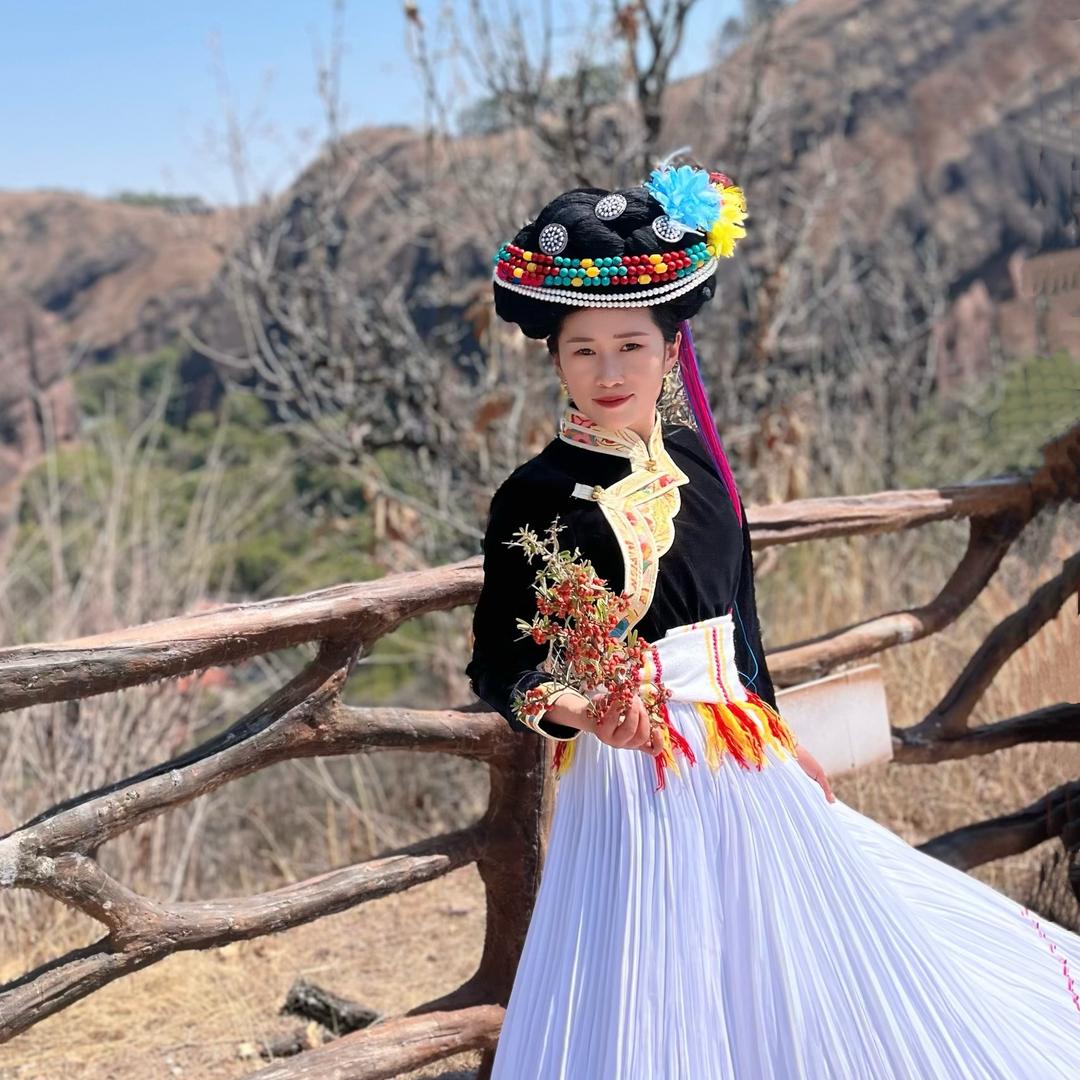 摩梭大家庭 景丽