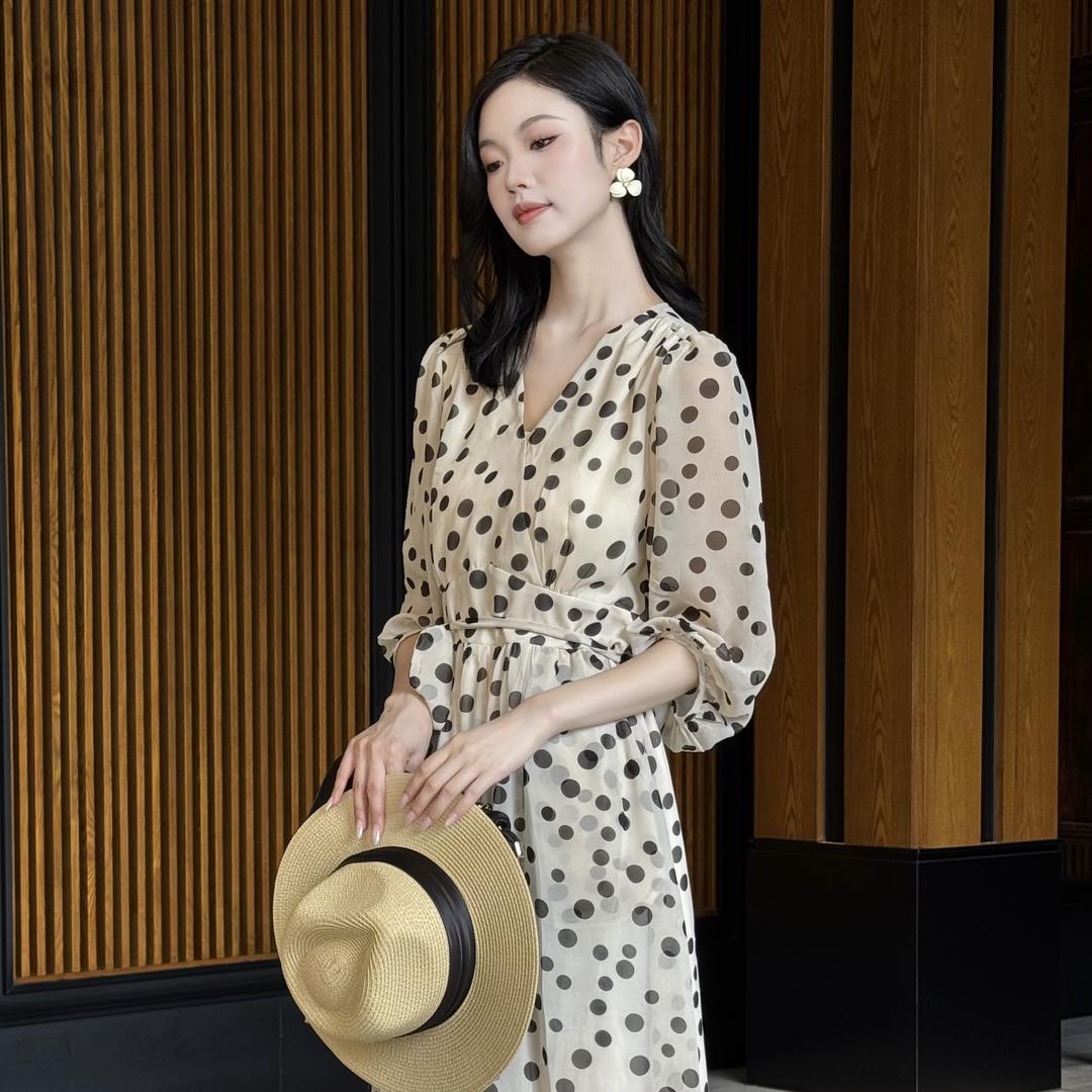 月屿轻奢女装