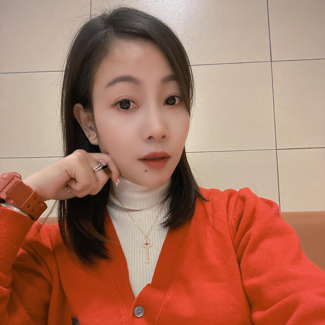 阿诗爱漂亮