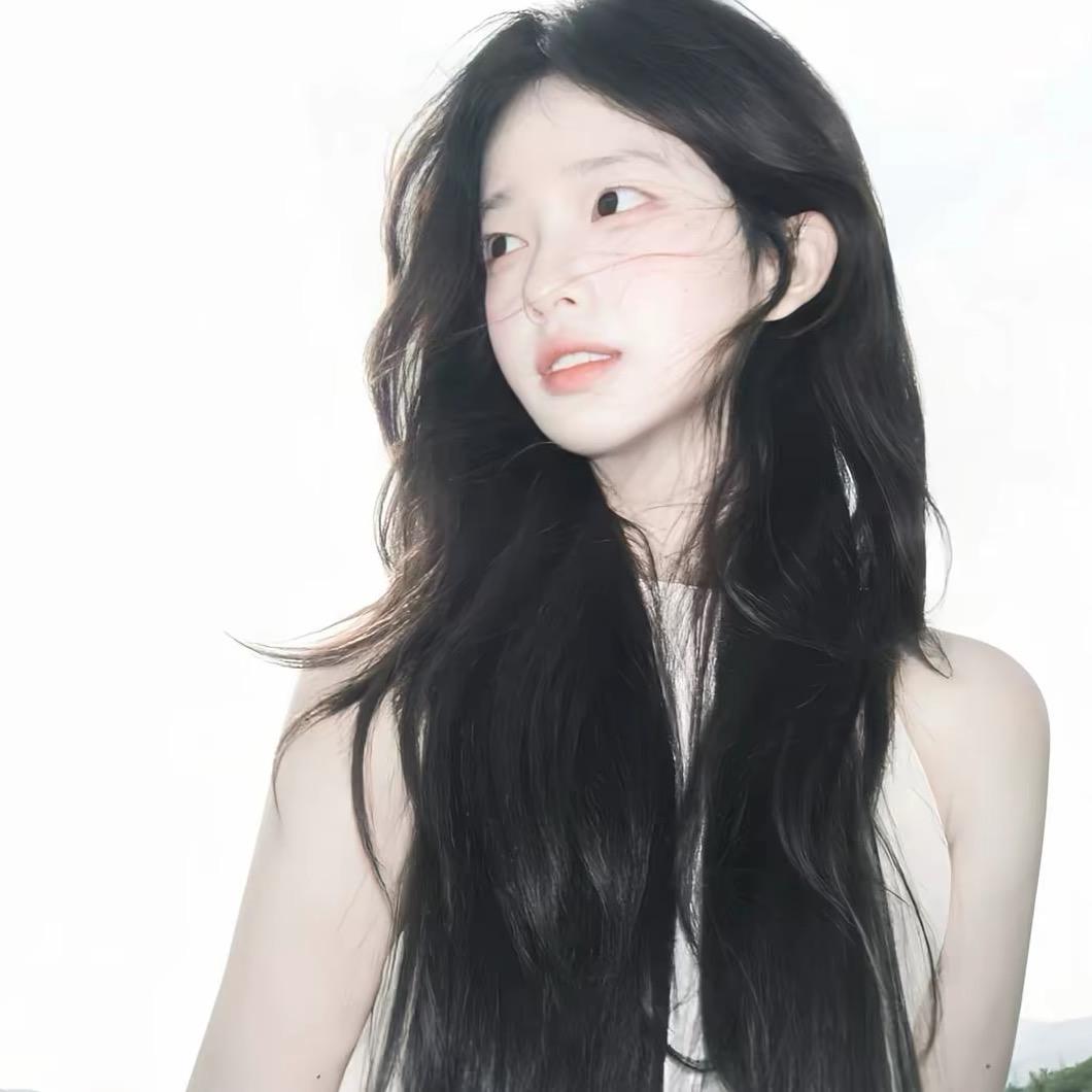 林洁洁.