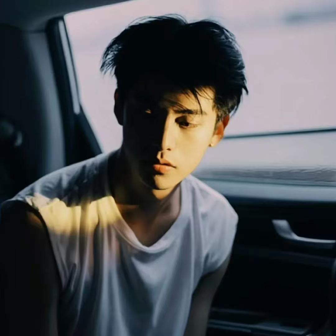 First· 魔三秒（嘴强考核官）