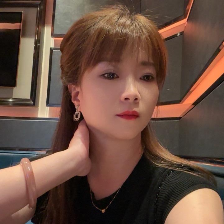 黄小姐 ༉