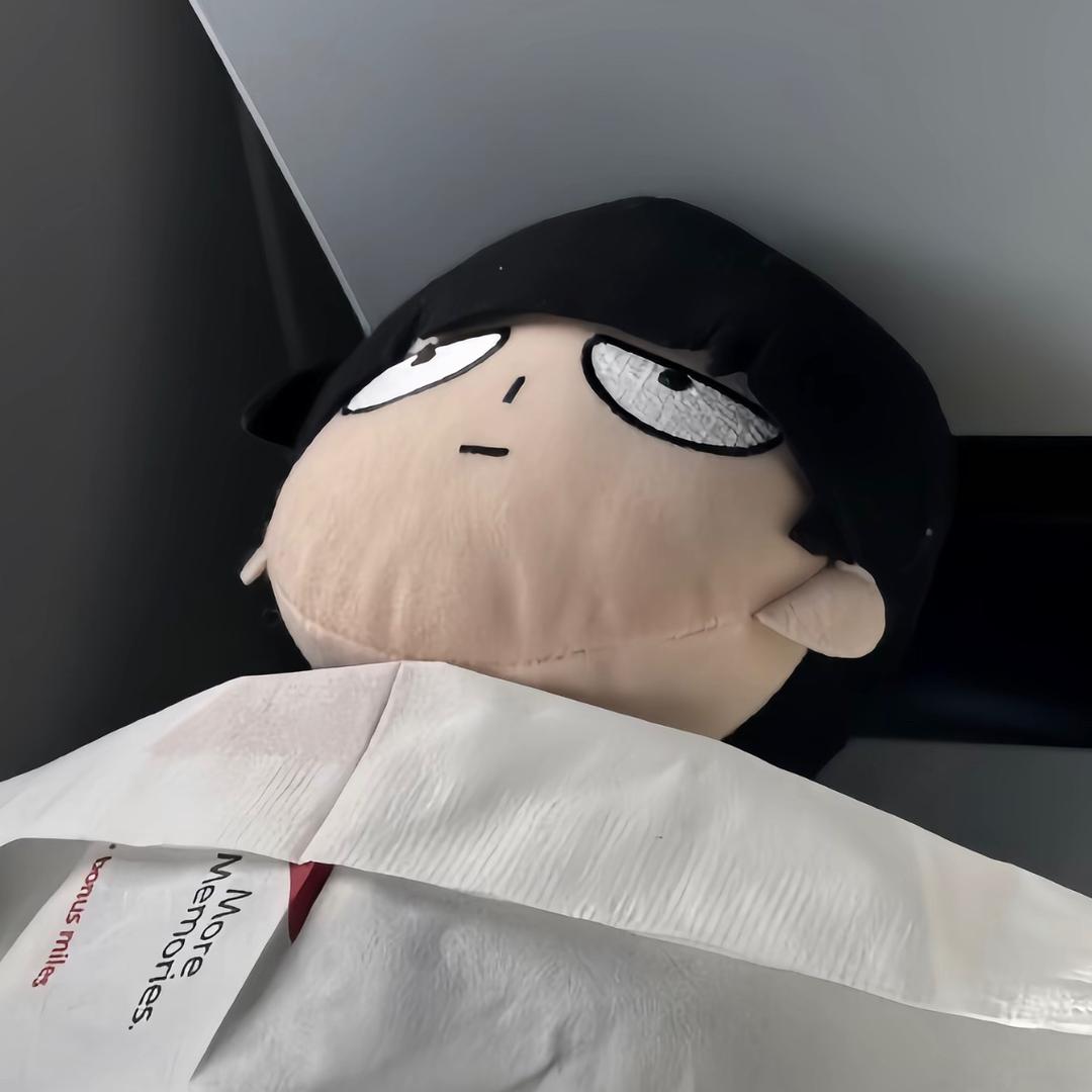 偷了霸总蕾丝内裤套头上狂奔