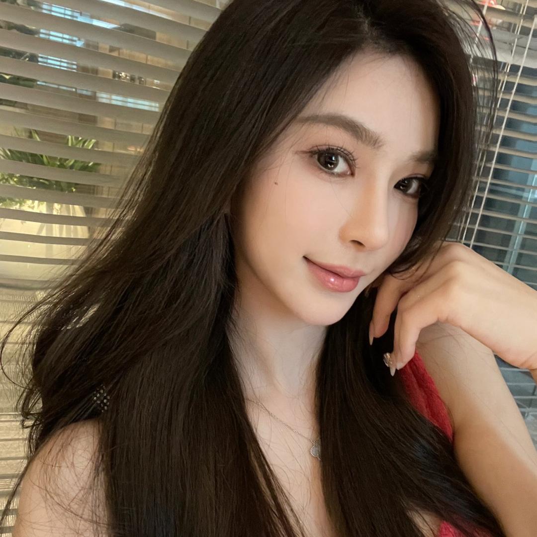 翎硕硕Irene